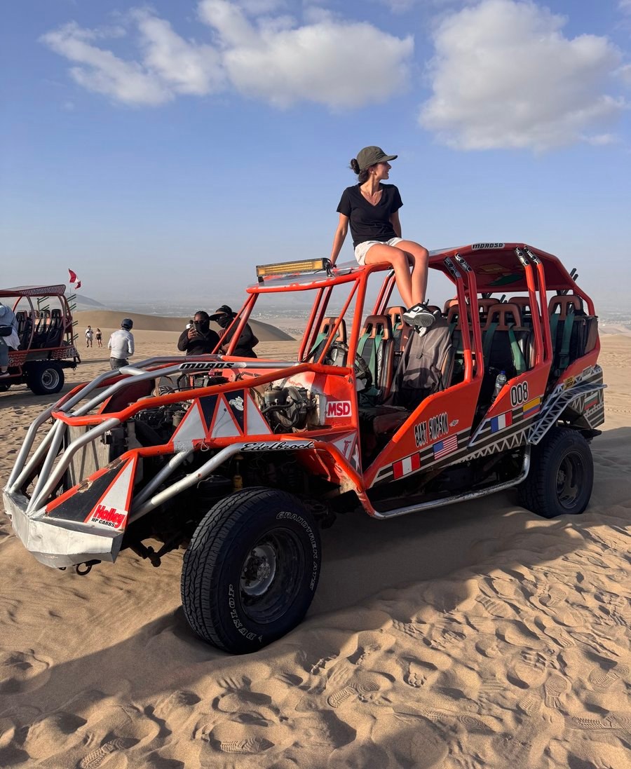 Buggy nas dunas de Huacachina, Peru